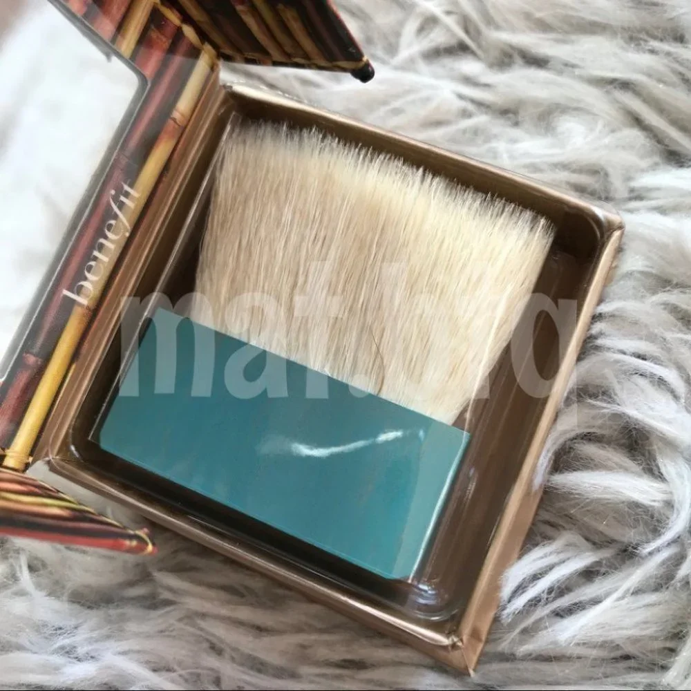 Benefit Cosmetics Hoola Lite Bronzer - Picture 3 of 4